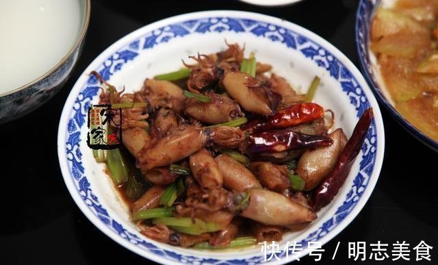 午餐五菜一粥,老公不需要大鱼大肉,天天这样吃我就很知足