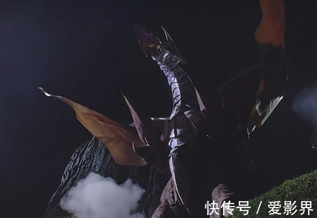 破坏|迪迦奥特曼：金字塔出现的时候，为何只有两只怪兽前去搞破坏？