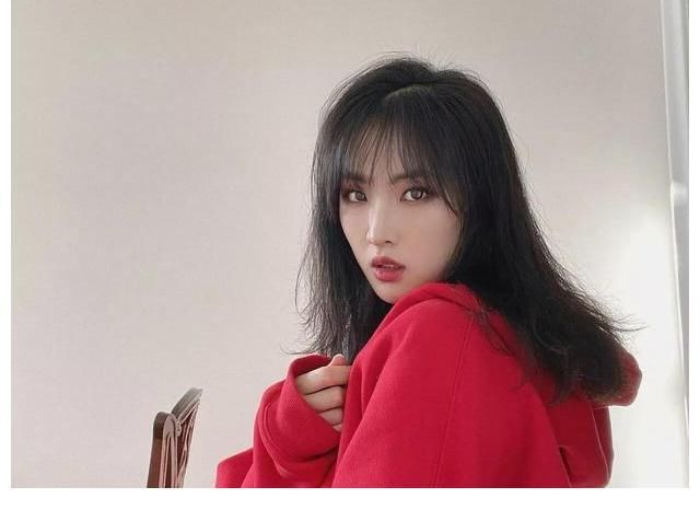 《中餐厅》路透曝光,姚安娜生图惊艳,休闲装也挡不住高贵的气质