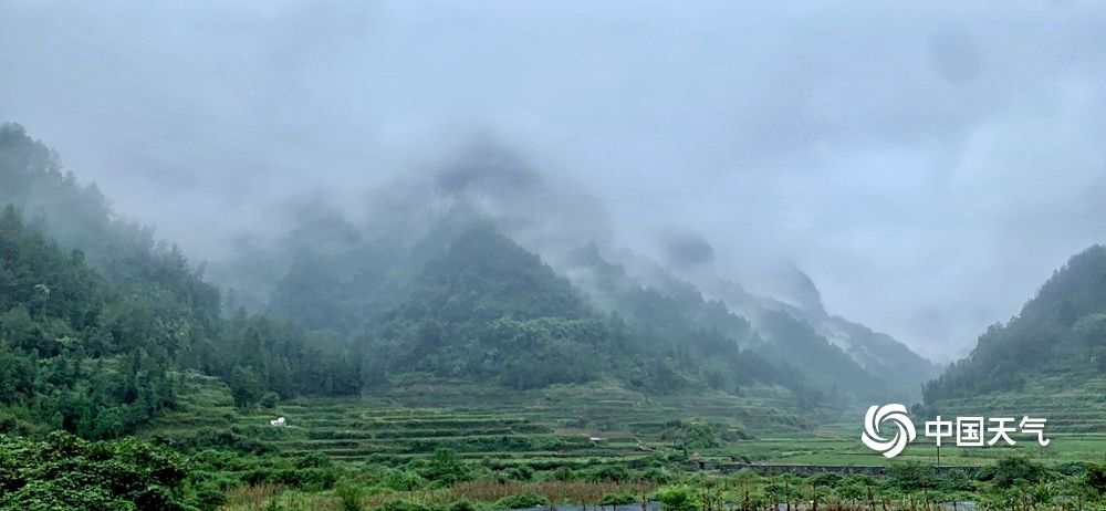 薄雾|湖南湘西矮寨薄雾弥漫 青山绿水如入仙境