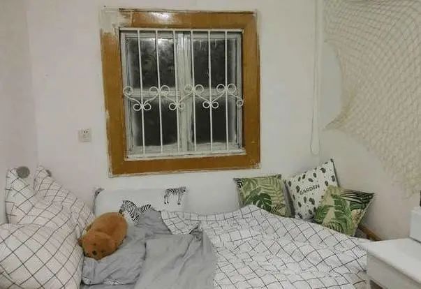 房东|出租房又破又旧，花800块改造大变样，房东看完恨不得我马上搬走