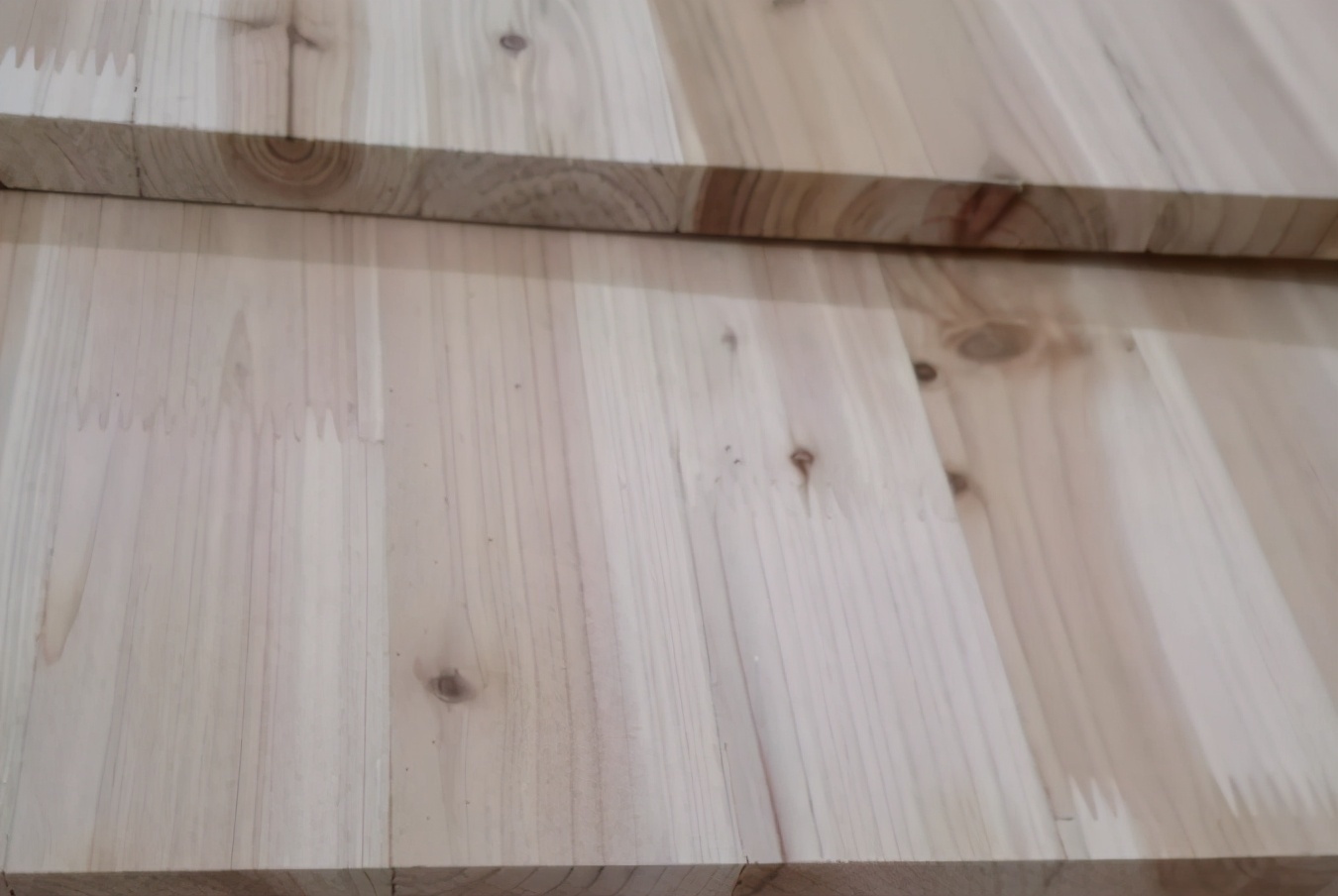 颗粒板|衣柜用什么板材好对比5种板材,选它10年不变形,更好用