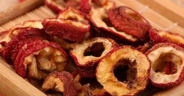 胆固醇|经常用山楂泡水喝，一段时间后，身上可能发生以下4个“变化”！