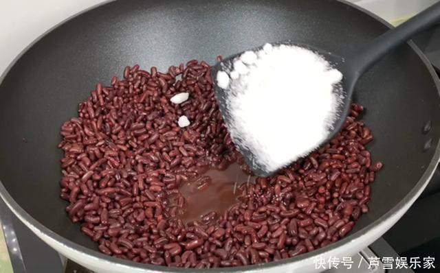 冬天,少吃水果多吃红豆,一次煮好放冰箱,随吃随拿,真省事