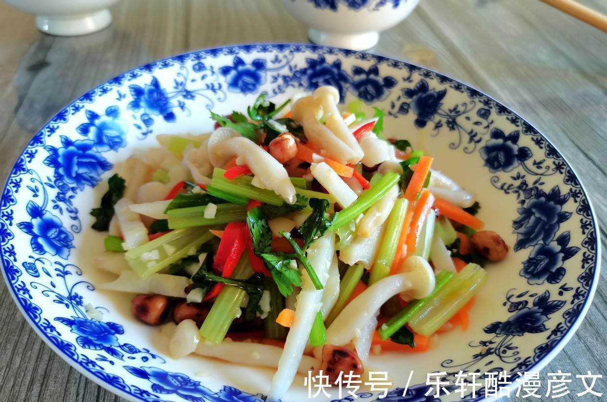 一家3口人的午餐，只有一菜一汤，丈夫孩子却说太满意了