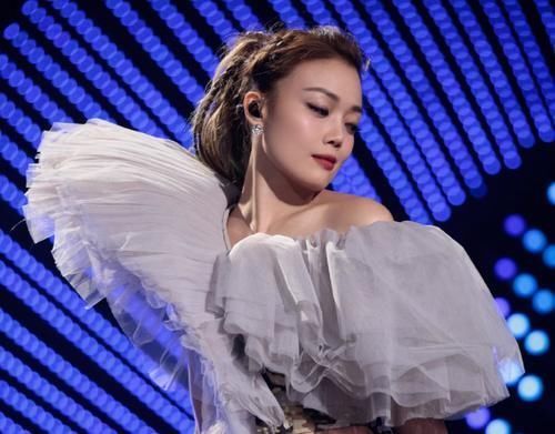 争议不断!《我们的歌2》热度下降,收视率低迷只因“选歌”出错