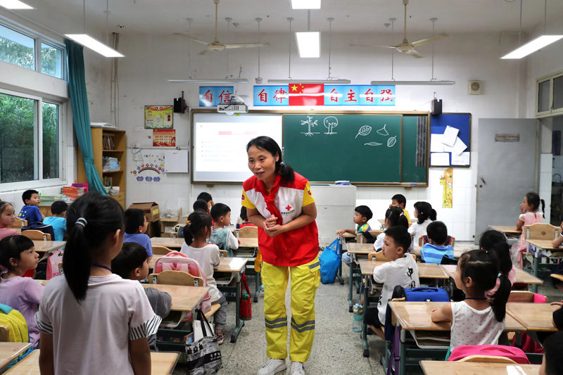 谭静|慈溪“青轻课堂”讲师团“出道”，给孩子们送上课后服务“大礼包”