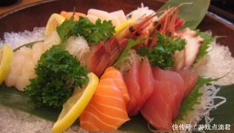 日本人吃“生鱼片”,韩国人吃“生章鱼”,德国人生吃这个真服的!