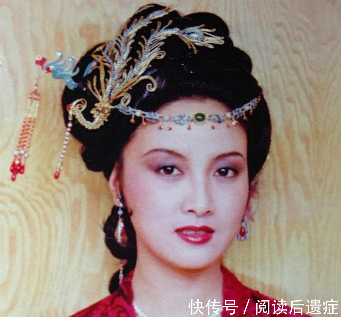 贾赦#邢夫人几句挤兑刁难，铁娘子王熙凤，何至于偷偷哭泣？