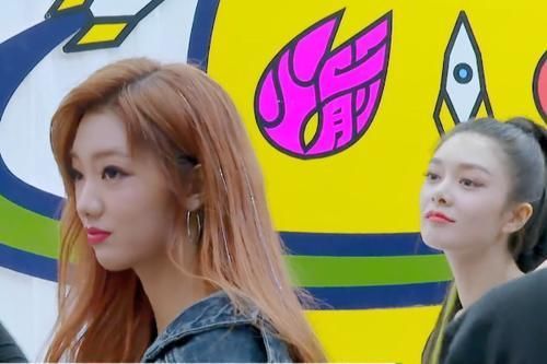 火箭少女不愿面对解散倒计时,谁留意杨超越真当粉丝看不到吗