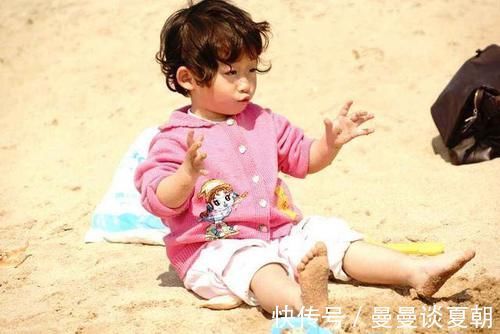 清庆|2岁宝宝总爱光脚丫满屋子跑,父母担心生病,看看医生怎么说?