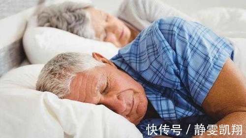 养肝护肝|经常失眠的人有福了,多吃这4种食物,或能让你一觉到天亮