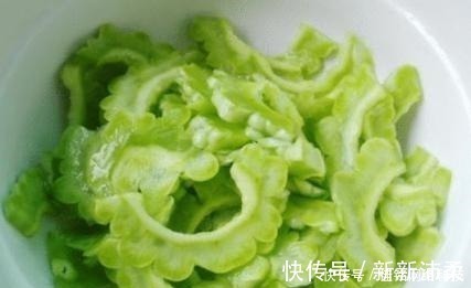 苦瓜的“苦源”取决于这个地方,只要切掉苦瓜就不苦,赶快学一学