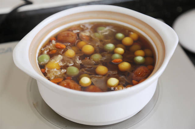  红润|女人不要放过它，秋天常喝，皮肤水嫩，光滑红润，化妆品都省了