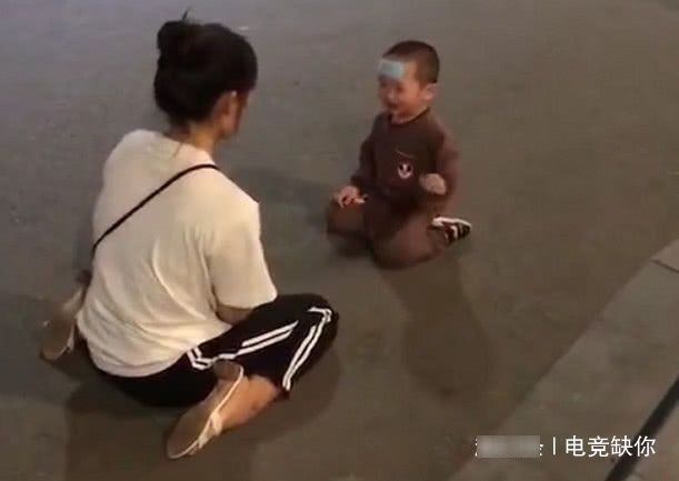 宝宝|“耍赖宝妈”专治宝宝生气撒娇火了,宝宝:这届家长真不好带!