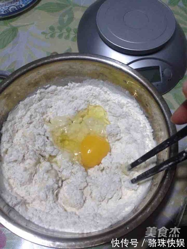 70岁爷爷的健康油条秘方,几分钟就学会,早餐再也不用出去买了