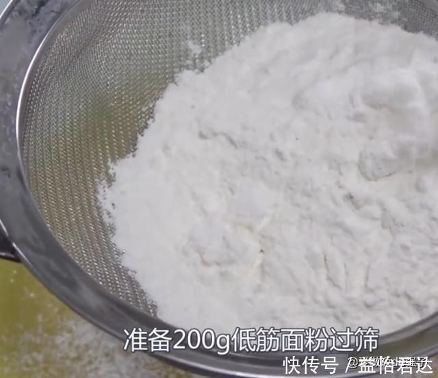 核桃|桃酥做法其实很简单一个鸡蛋一碗面粉,教你在家做酥脆香甜的桃酥
