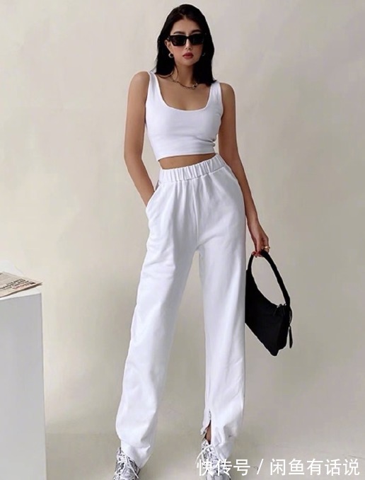 背心|辣目洋子胖得刚刚好,穿花背心配热裤走女团风,连眼神都透着自信