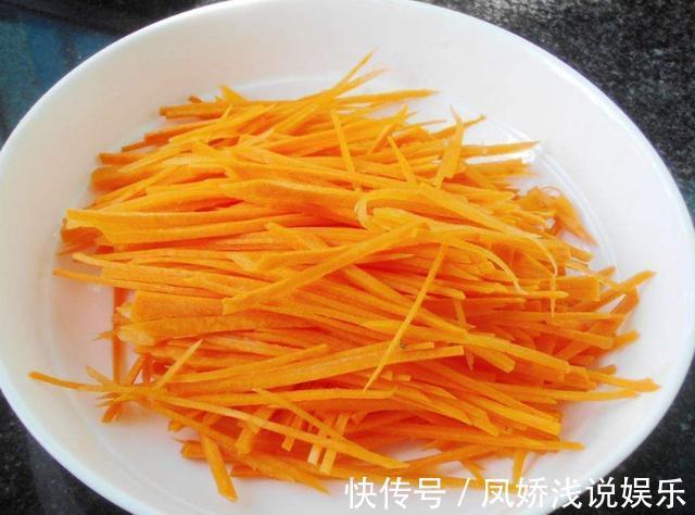 胡椒粉|冬天喝一碗这样的酸辣汤，酸辣鲜香，暖心又暖胃，做法简单家常