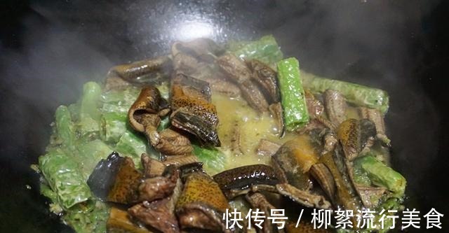 风味|独特风味烧椒鳝鱼,口感脆嫩,咸香下饭,2碗米饭不够吃!