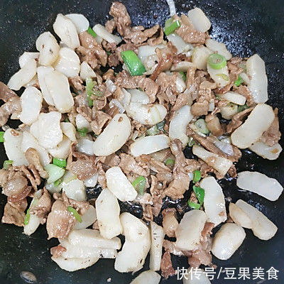 荸荠（马蹄）炒肉