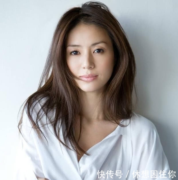 日本女星井川遥从未演过女一号 但却是成熟女性的美丽代言人 快资讯