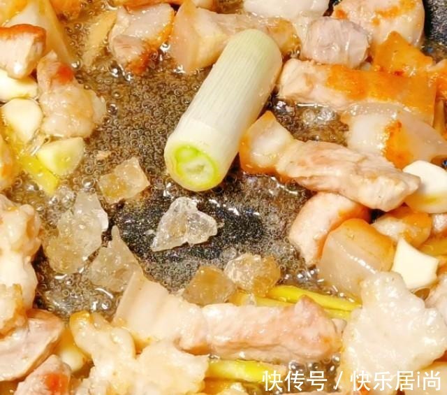 美食天下|不加一滴水油的红烧肉，香而不腻，解馋下饭！