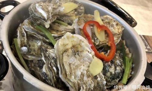 蒸生蚝时,不能直接上锅蒸!多加1步,生蚝不腥不老,口感更鲜嫩