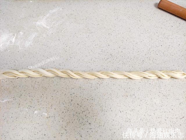 时光|发面时光加酵母是不够的,多加一勺料,做好的花卷更松软更洁白!