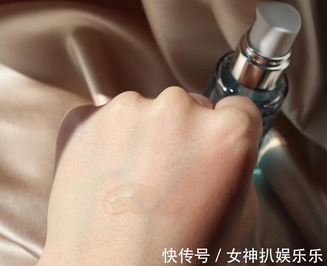 小姐姐|备受争议的四款网红精华，大部分人都吐槽难用，只有你觉得好用吗！