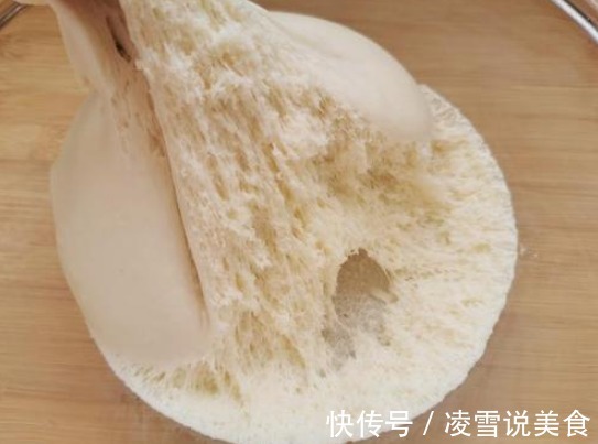 无论冬夏，发面不用几小时，秘诀是“多2步”，30分钟就能发满盆
