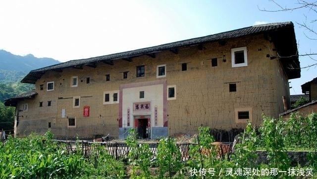 福建一村庄有栋老宅，与北方四合院比较雷同，如今已是文物古迹