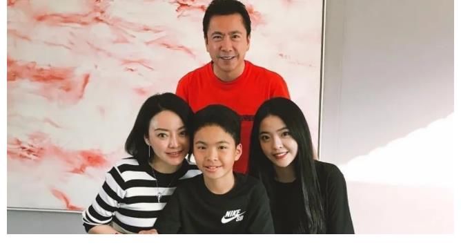 王中磊公司3年亏损62亿，华谊公主上综艺做导演，观众不买账