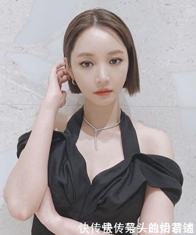 善用各种头发造型产品，轻松打造10款女明星时尚中分发