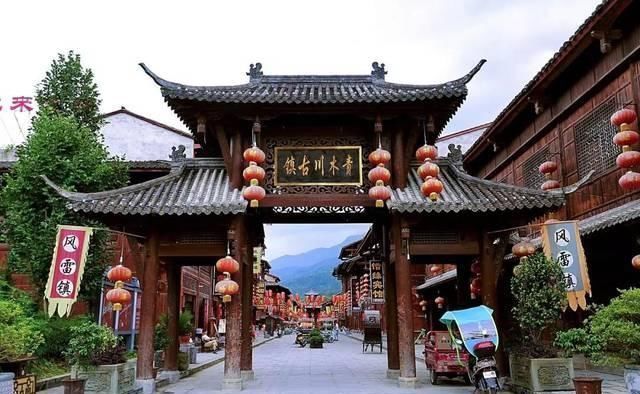 古镇|中国一座低调的古镇，一条街横跨三省，却因一棵千年古树出名