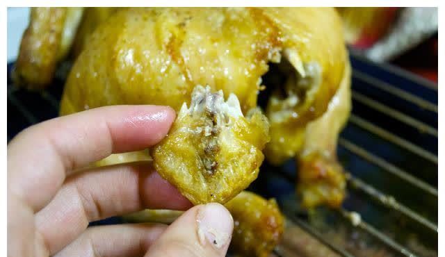 鸡屁股|宁舍金山、不舍鸡尖,传说有毒且致癌的鸡屁股,到底能不能吃?