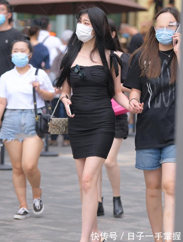 性感 大蝴蝶结肩带设计的紧身裙,性感优雅,时尚可爱!