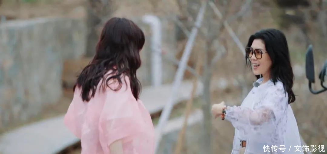 名利场 对7个人用7种说话方式,苏芒的社交堪称教科书,18年名利场没白混