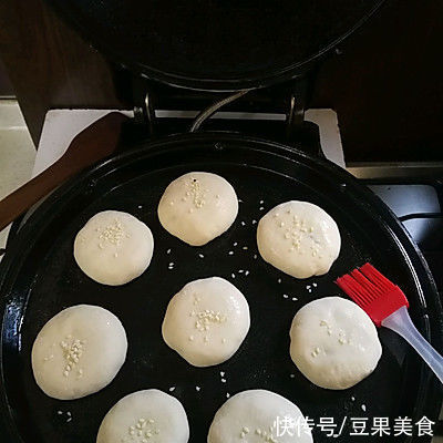 面食|尝尝这道爱意满满脆皮馅饼，生活赛过活神仙