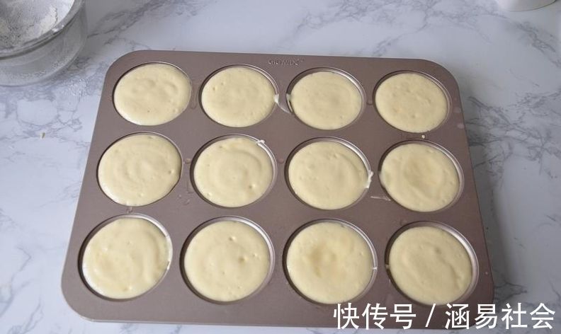 蜂蜜蛋糕|四个鸡蛋一碗面粉，做出妈妈爱吃的蜂蜜蛋糕，的确是小时候的味道