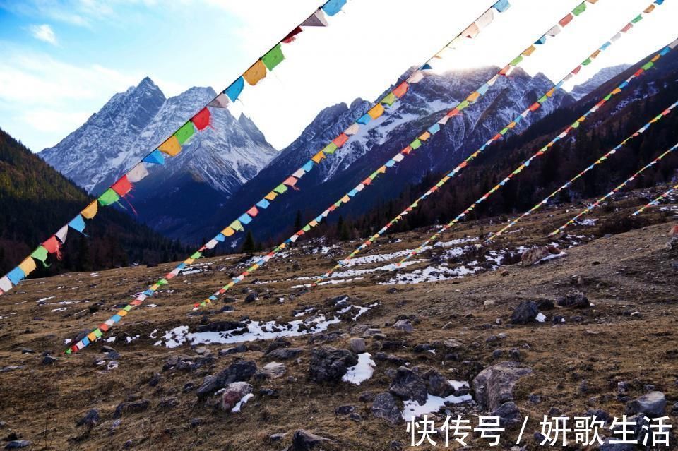 山峰|川西一神秘山沟，隐藏着可媲美贝加尔湖的绝美蓝冰，令人叹为观止