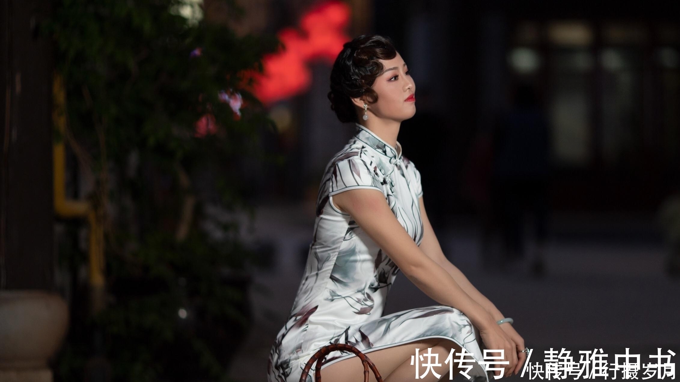 忧伤@一帘幽梦,装点纱窗,放逐的是寂寞,弥漫的是忧伤