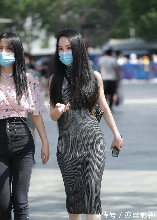 身材高挑|别具一格的短裤美女，展现现代女性的都市感