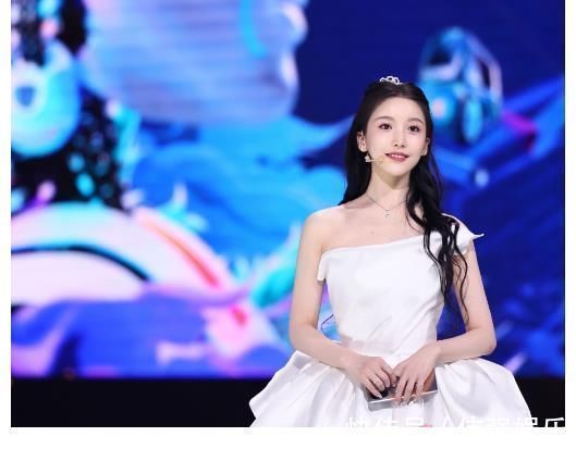 《跑男》新晋卑微女嘉宾,被叫错名字也不敢话多,全程坐角落赔笑