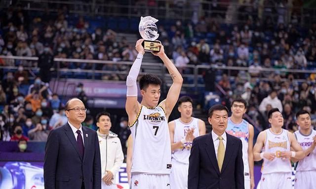 辽宁|CBA第一铁人！辽宁超新星飞天遁地打2823分钟，耐操是最大的天赋