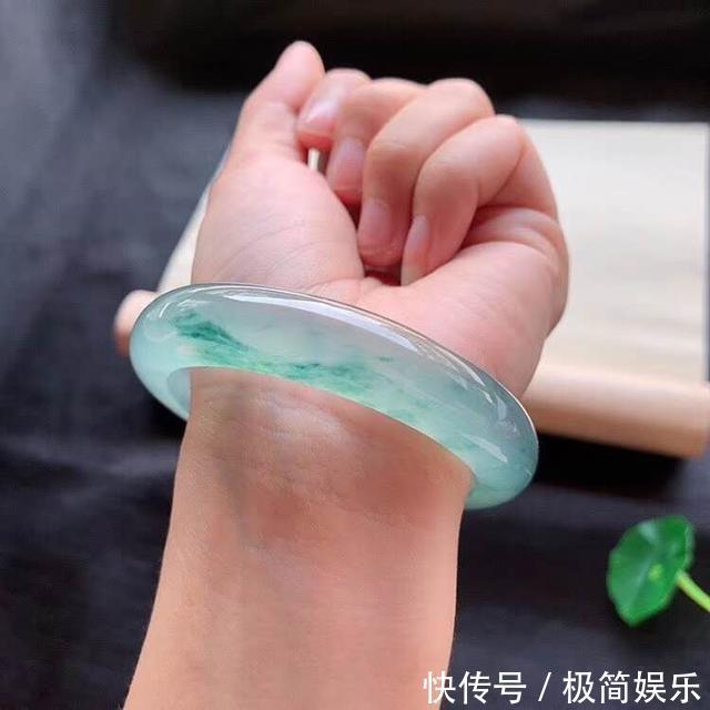 实物|近五万买了一只翡翠手镯,实物却相去甚远,过万的手镯应为何样