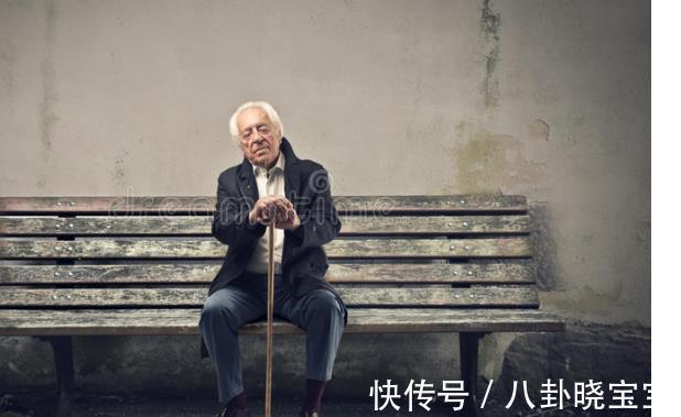 亲子关系|父母年老后，在子女面前变得小心翼翼，是父母的悲哀还是子女不孝