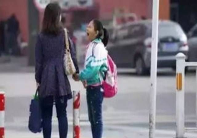 家长|“妈妈,我好累”孩子睡一会儿的要求变“永久”,脑劳过度太可怕