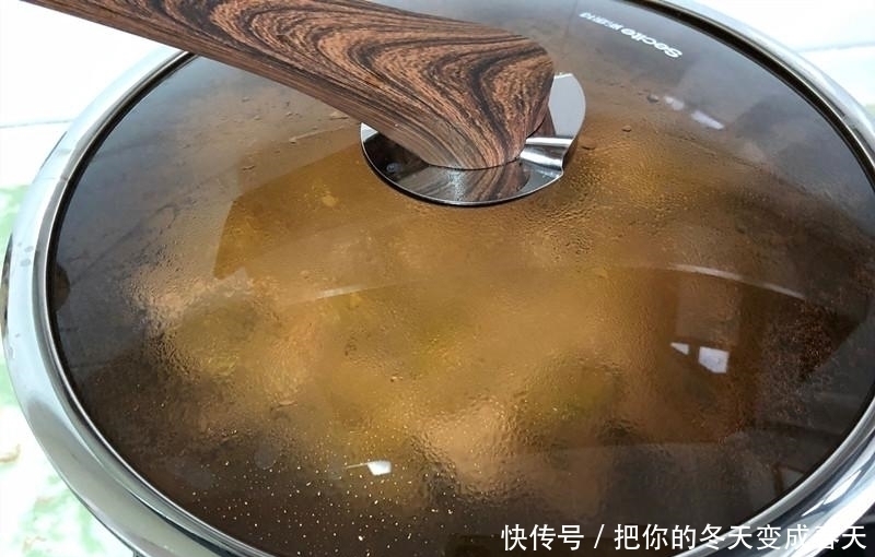 勺子|煮饺子时，到底盖锅盖还是不盖锅盖？很多人做错，难怪饺子老破皮