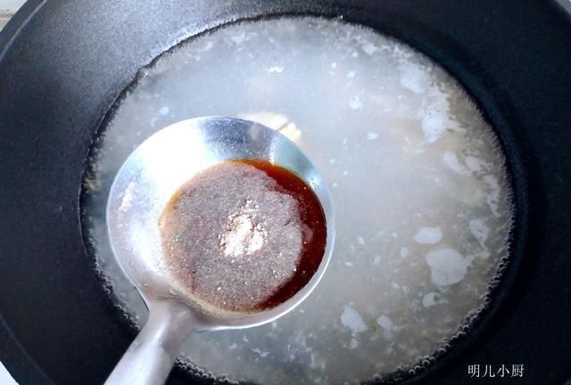  八十岁的姥姥早餐最爱这口汤，经济实惠有营养，网友：长寿有道理